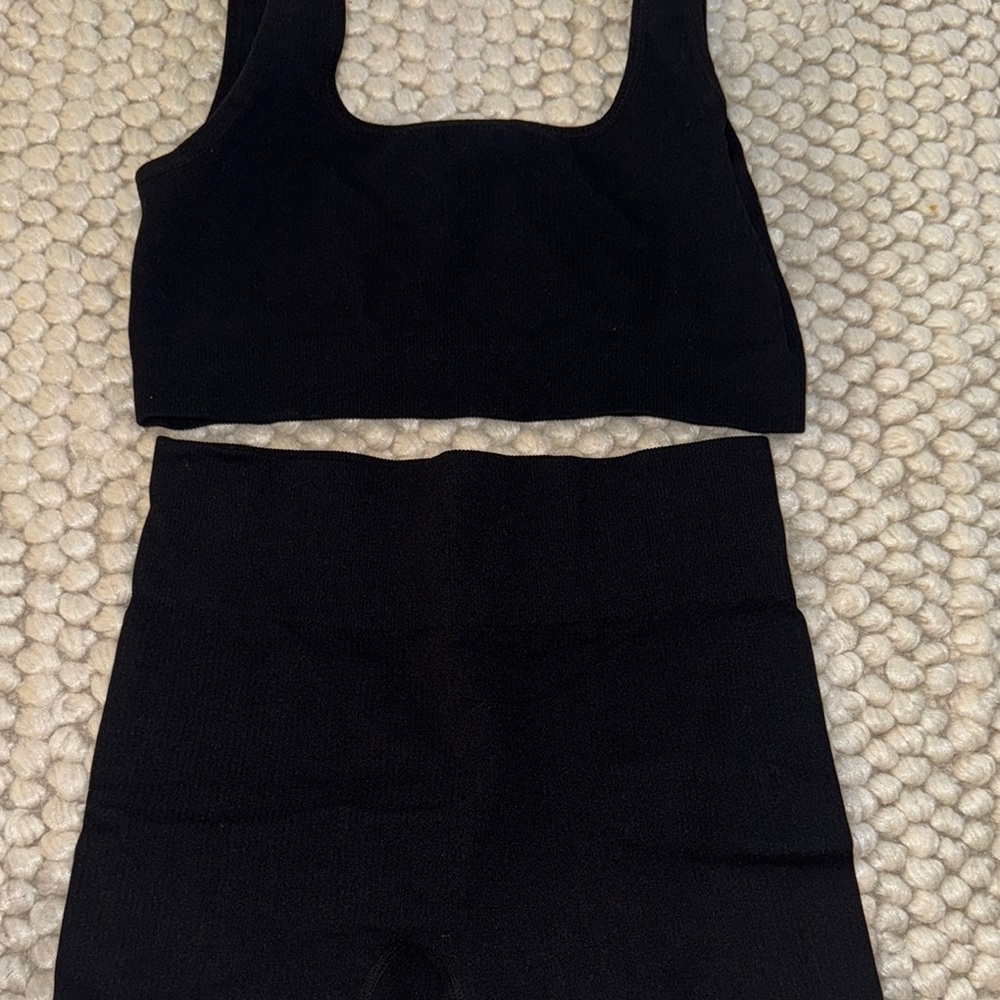 Black Workout Set - Picture 2 of 3